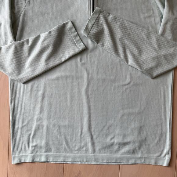 Lululemon Metal Vent Tech Pullover L Light Green Utility Athleisure Workout - Picture 5 of 11